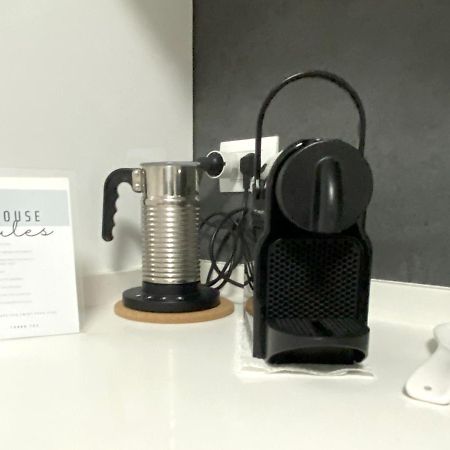 Charming Newly Renovated Apartment ฟลอเรนซ์ ภายนอก รูปภาพ