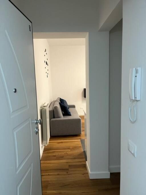 Charming Newly Renovated Apartment ฟลอเรนซ์ ภายนอก รูปภาพ